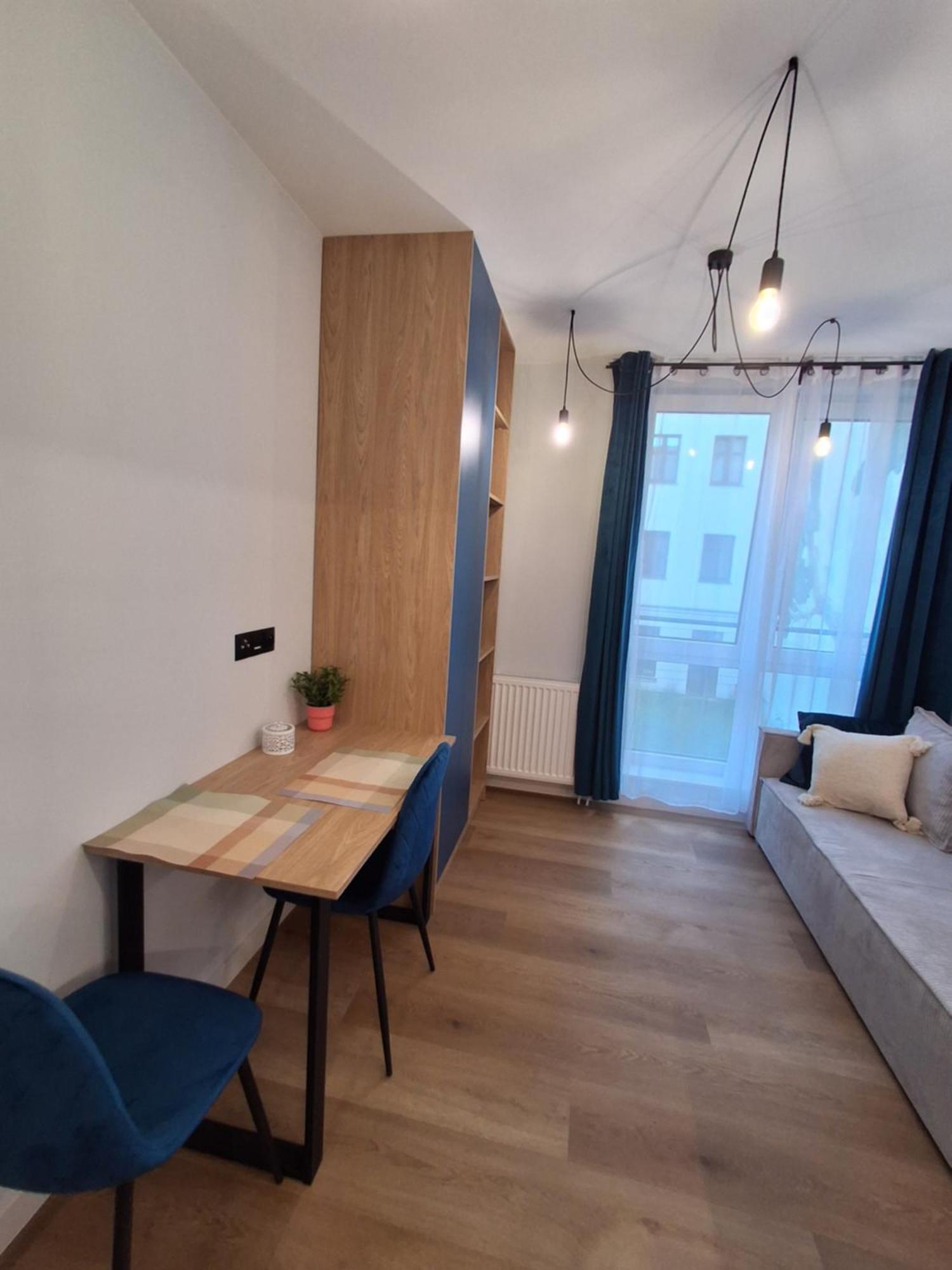 Hola Nawrot Apartment *